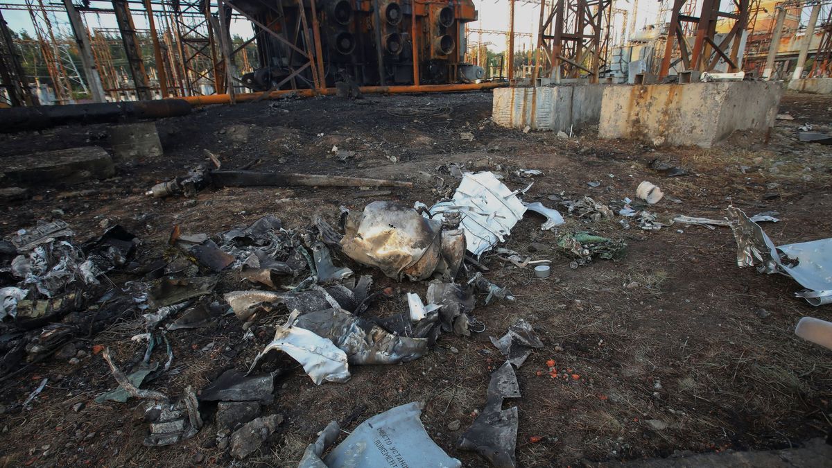 Kyjev vyšetřuje nález těl civilistů se stopami mučení v nově osvobozené vsi